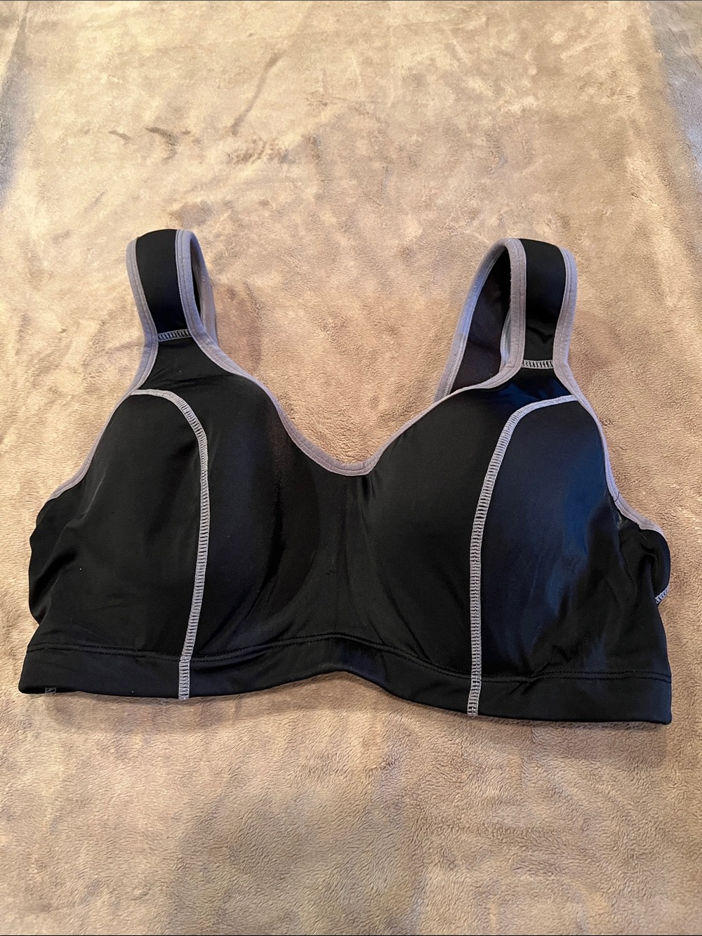 High-Support Black Sports Bra with Light Gray Trim